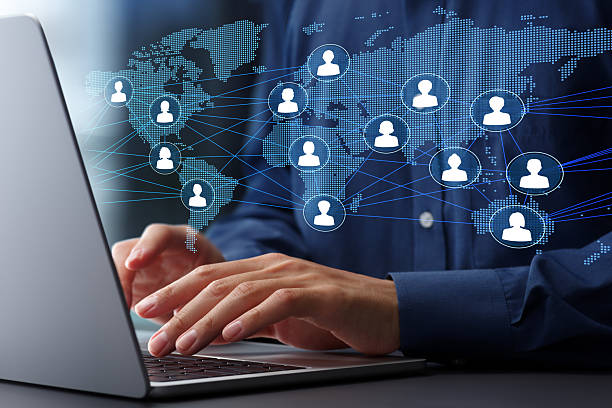 بهینهسازی گردش کار در تجارت مرزی: نقش نرم افزار مدیریتی و سئو دوزبانه برای دفاتر ترجمه رسمی کرمانشاه - همکاری بینالمللی و شبکه جهانی