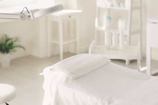 پل سلامت دیجیتال از مشهد به حاشیه خلیج فارس: داخلی کلینیک پوست و مو مدرن و مجهز