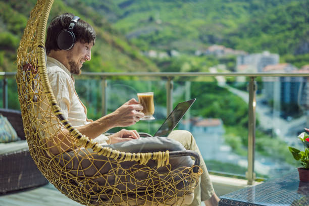 مدیریت یکپارچه زبانآموز در اصفهان: نقش ساخت نرم افزار CRM و پورتال دانشجویی در موفقیت دیجیتال مارکتینگ آموزشگاههای زبان، طراحی وبسایت، نرمافزار CRM آموزشگاه