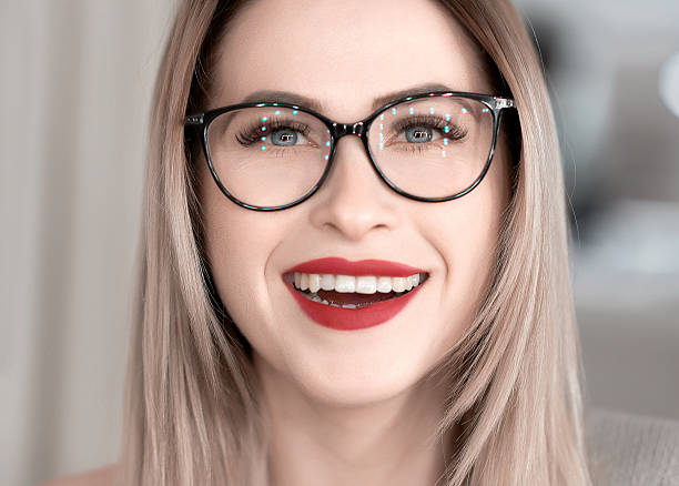 رضایت مشتری از تجربه کاربری معاینه چشم و پرو مجازی عینک با واقعیت افزوده