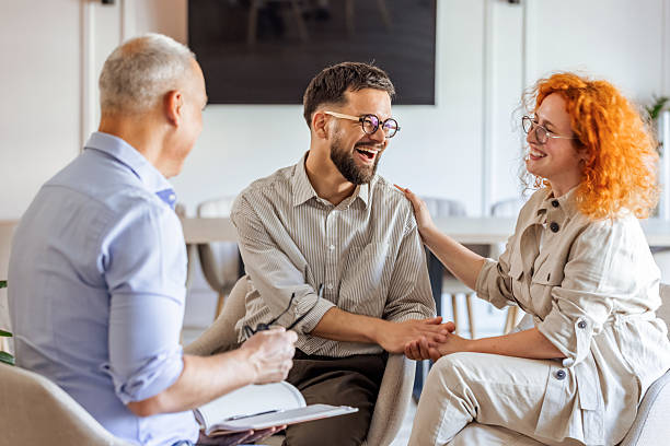 فراتر از اولین ویزیت: استراتژی دیجیتال مارکتینگ و طراحی پورتال بیمار با تجربه کاربری (UX) برتر برای وفادارسازی مراجعین کلینیکهای زیبایی شیراز - وفادارسازی بیماران، تجربه کاربری درمانی، مدیریت ارتباط با بیمار