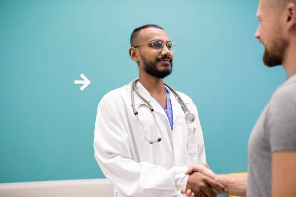 مدیریت هوشمند گردشگران سلامت با CRM یکپارچه و سئو دوزبانه