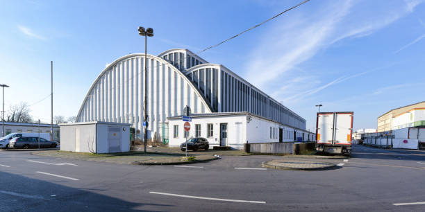 بازار سنتی قنادیها که به سمت فروشگاه اینترنتی و دیجیتال مارکتینگ حرکت میکنند