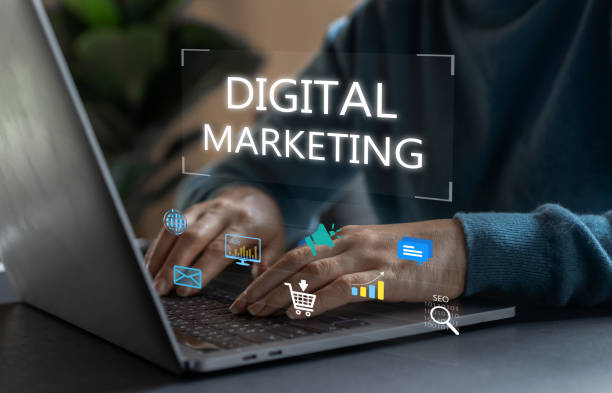 سئو ویدئویی و بهینهسازی تجربه کاربری برای استودیوهای ضبط موسیقی در رشت: یک انسان در حال کار با ابزارهای بازاریابی دیجیتال