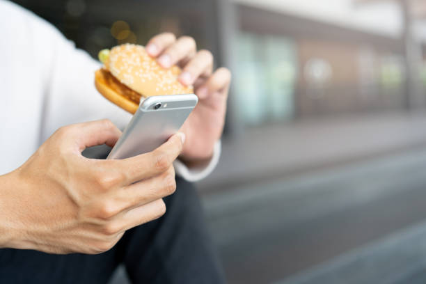 بازاریابی رستوران با استفاده از سئو جستجوی صوتی