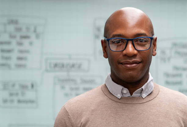 تجربه کاربری UX در طراحی پلتفرم آموزشی و سئو آموزشگاه آرایشگری