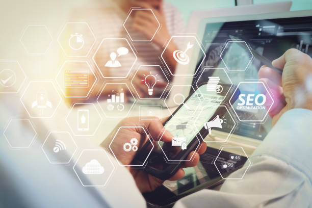 جلسه تیم داخلی برای برنامهریزی استراتژی سئو و تحول دیجیتال نساجی در یزد.