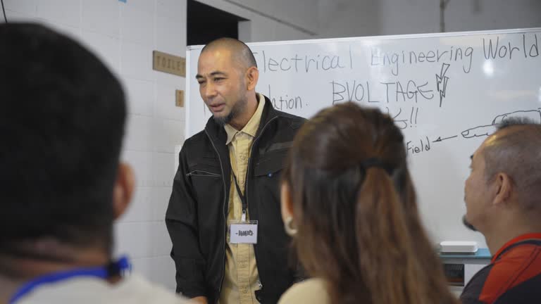 جذب هنرجوی بین المللی برای آموزش سهتار از طریق پلتفرم آنلاین