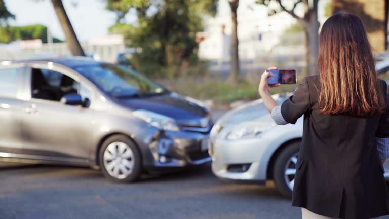 لحظه وقوع تصادف و نیاز به خدمات بیمه خودرو دیجیتال در اهواز - طراحی پورتال مشتریان بیمه