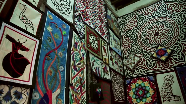 جهانیسازی هنر کردستان: سئو بینالمللی و بهینهسازی تجربه کاربری گالریهای هنری سنندج 2025