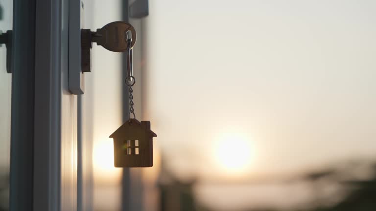 امنیت فوری برای خانه نوساز در پردیس - کلید خانه نوساز و مفهوم امنیت