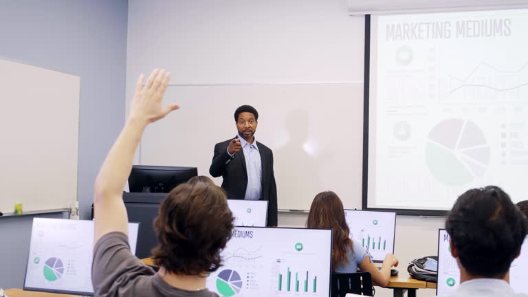 تجربه کاربری آموزشگاه زبان و دیجیتال مارکتینگ آموزشگاه