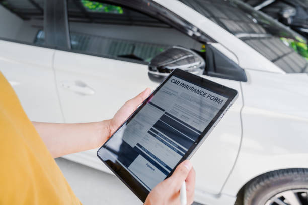 پر کردن فرمهای بیمه خودرو پس از تصادف - مدیریت خسارت بیمه و اتوماسیون در بیمه