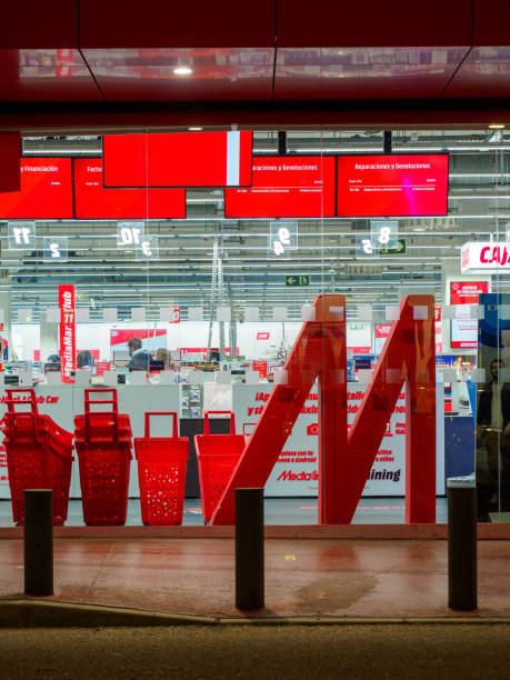 مقایسه فروشگاه فیزیکی و وبسایت فروشگاهی برای فروش فرش