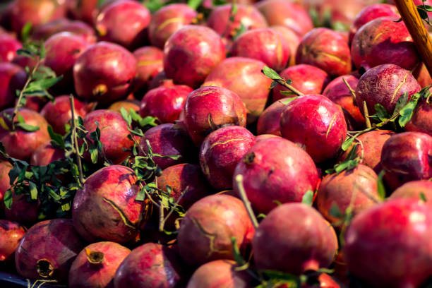 تجارت جهانی انار ساوه و نقش حیاتی پورتال B2B صادرکنندگان