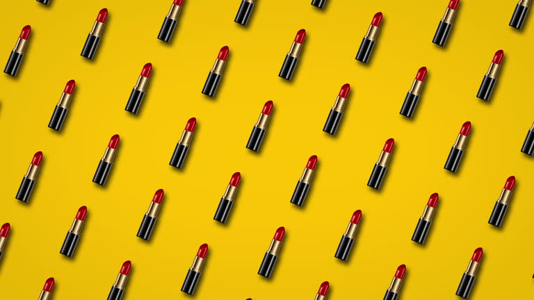 کلاژ هنری مدرن و پویا، نمادی از استراتژیهای نوین دیجیتال مارکتینگ و افزایش فروش لوازم آرایشی - پینو سایت