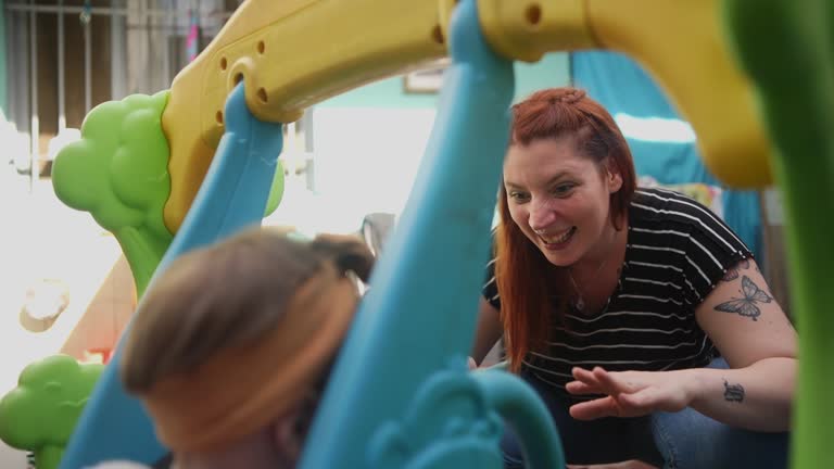 خدمات نگهداری کودک در پردیس و اهمیت پشتیبانی وبسایت برای اعتمادسازی