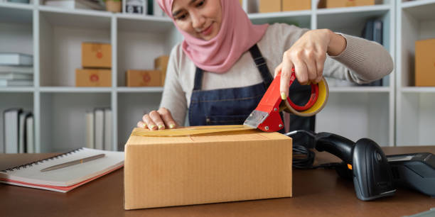 صادرات آنلاین پوشاک سنتی و بستهبندی برای ارسال جهانی