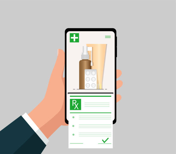 مردی در حال نگه داشتن گوشی هوشمند با مفهوم نسخه آنلاین و دارو - PWA برای داروخانه و سئو محلی