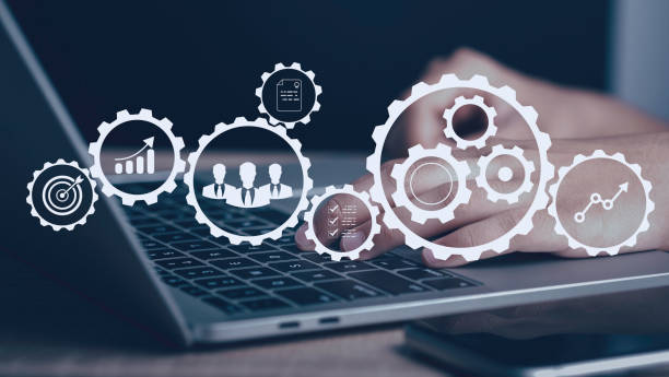 مدیریت عملیات و بهینهسازی فرآیندهای کسب و کار صنعتی با فناوری دیجیتال، نشاندهنده همافزایی پشتیبانی ۲۴ ساعته و پورتال B2B برای صنعت پلاستیک و جلوگیری از توقف خط تولید