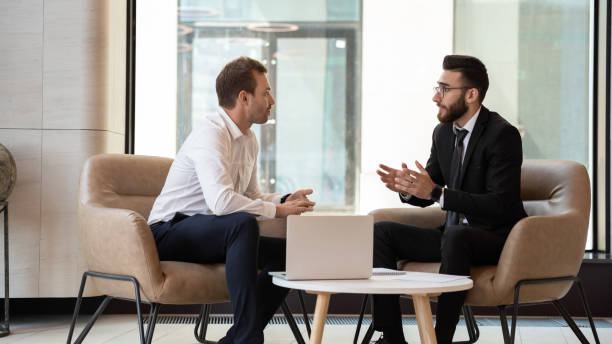 مذاکره برای جذب نماینده فروش با استفاده از سئو B2B پینو سایت