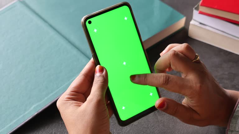 سئو ویدئویی و پلتفرم آموزشی آنلاین برای بازاریابی آموزشگاه موسیقی گیلان با گوشی هوشمند