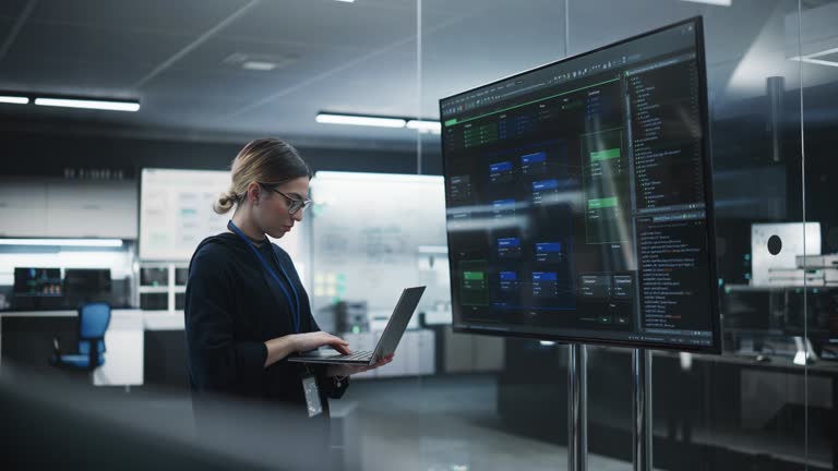 از طب سنتی تا تجارت هوشمند در مشهد ۱۴۰۵: نقش طراحی سایت با هوش مصنوعی پیشنهادگر در تحول برندینگ دیجیتال و سئو فروشگاههای عطاری - مهندس کنترل کیفیت در حال تست محصول دیجیتال