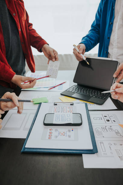 تیم طراحی سایت در حال توسعه راهکارهای کشاورزی هوشمند - طراحی وبسایت و برندینگ دیجیتال کشاورزی