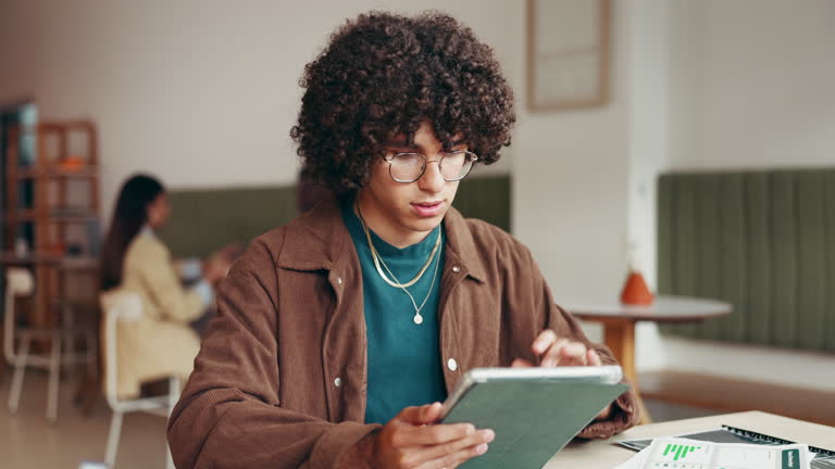 روایت طعمهای حافظیه با هوش مصنوعی: استراتژی بهینهسازی تجربه کاربری (UX) سایت رستورانهای سنتی شیراز با راهنمای غذای هوشمند - قیمت طراحی وبسایت، وبسایت فروشگاهی