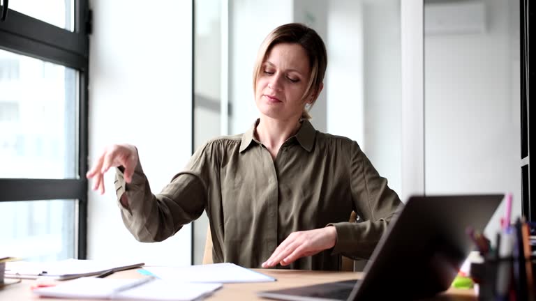 افزایش مشتری برقکار با ایدههای نوین بازاریابی آنلاین - روشن کردن خانههای اراک