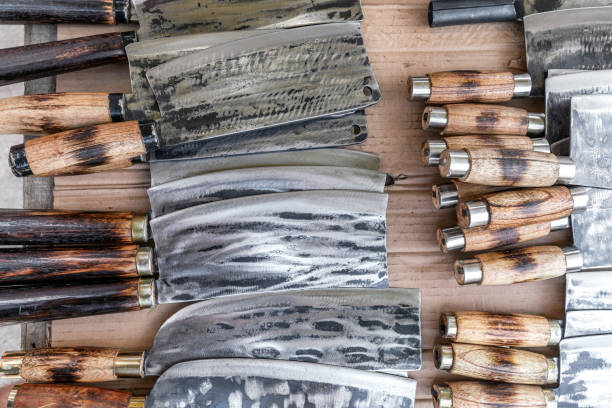 فروش چاقوهای دستساز: برندینگ دیجیتال چاقو و نقش پشتیبانی وبسایت در بازاریابی آنلاین صنایع دستی