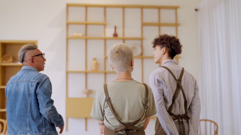 روایت طعمهای حافظیه با هوش مصنوعی: استراتژی بهینهسازی تجربه کاربری (UX) سایت رستورانهای سنتی شیراز با راهنمای غذای هوشمند - طراحی وبسایت، استراتژی تجربه کاربری