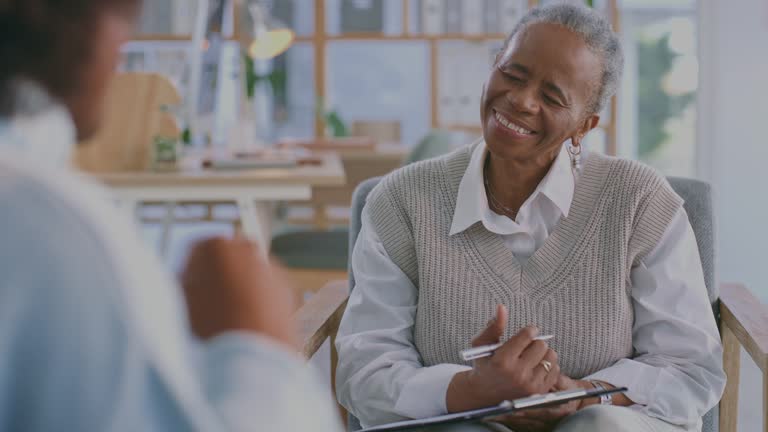 فراتر از زیبایی در شیراز: استراتژی تولید محتوای اعتمادساز و تجربه کاربری (UX) برای پیشتازی کلینیکهای پوست و مو در دیجیتال مارکتینگ ۱۴۰۵ - تولید محتوا کلینیک زیبایی، سئو کلینیک پوست و مو، تجربه کاربری کلینیک