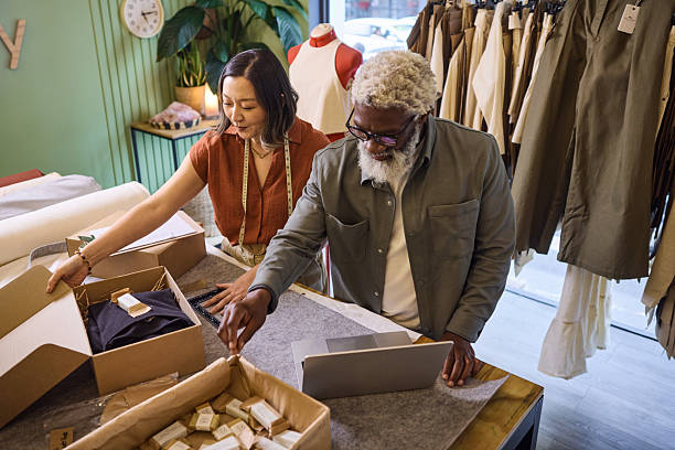 مدیریت سفارشات آنلاین در صنعت بستهبندی قزوین با طراحی وبسایت B2B و برندینگ دیجیتال