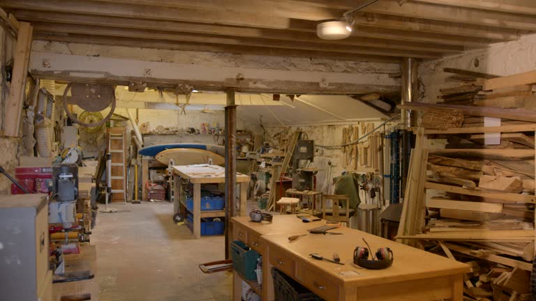 از جنگلهای ساری تا پروژههای معماری تهران: راهنمای طراحی سایت B2B و برندینگ دیجیتال برای کارگاههای نجاری لوکس - کارگاه نجاری لوکس، طراحی سایت B2B