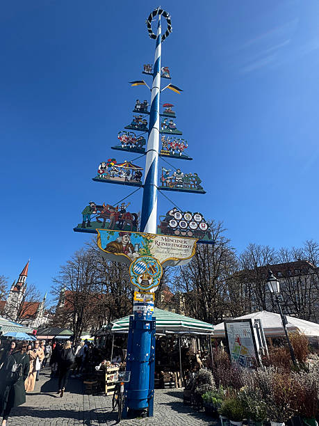 روایتگری هوشمند فرهنگ کردستان: جشنواره محلی، نمادی از بازاریابی فرهنگی و برندینگ دیجیتال برای اقامتگاه بومگردی سنندج