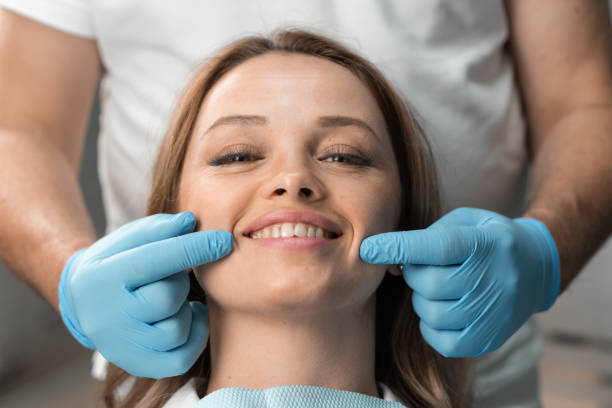 نقش پشتیبانی سایت و بهینهسازی تجربه کاربری برای کلینیک دندانپزشکی