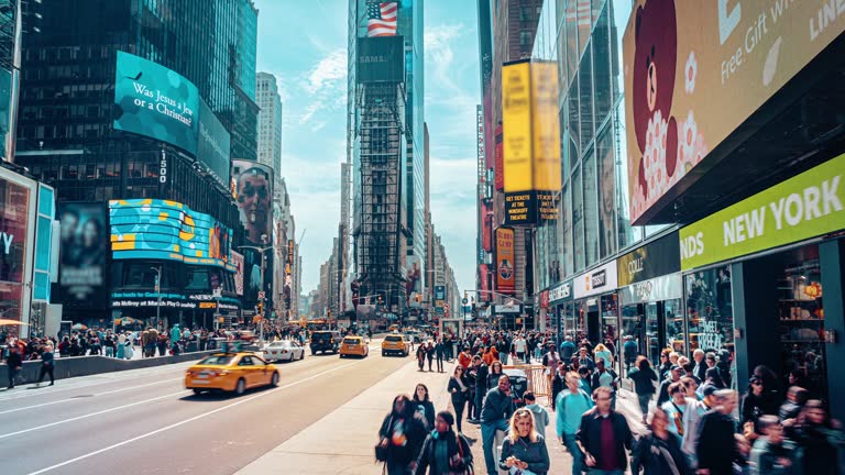 جذب توریست آنلاین با استراتژیهای بهینه سازی سایت گردشگری و طراحی سایت هتل