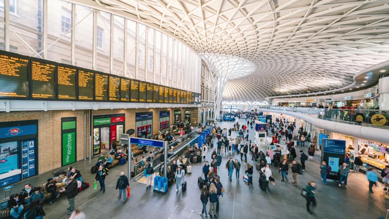 پویایی و حرکت در فضای شهری به مثابه حرکت در معماری دیجیتال شیراز