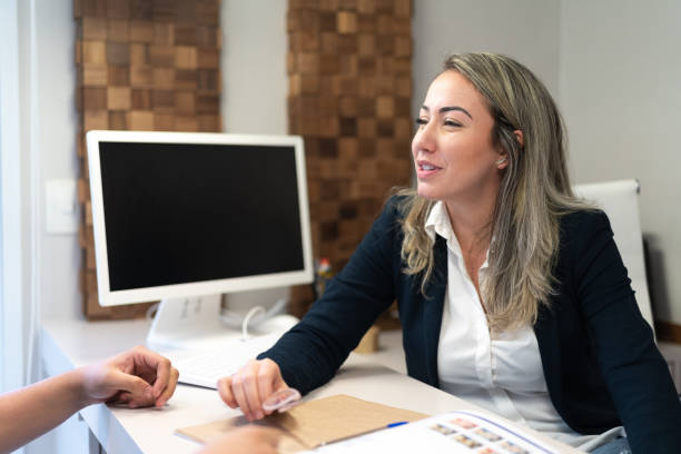 پیشیگرفتن از رقبا در بازار زیبایی شیراز: راهنمای جامع سئو و دیجیتال مارکتینگ برای کلینیکهای پوست و مو - مشاوره دیجیتال مارکتینگ پوست و مو برای کلینیک های زیبایی