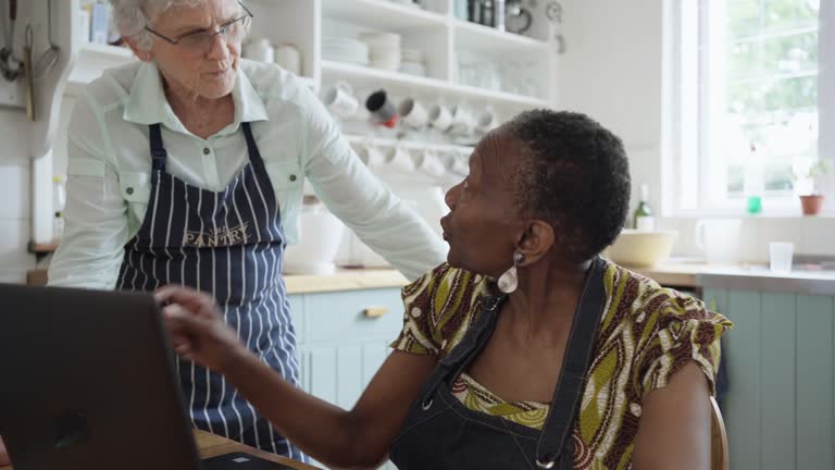 آموزش آنلاین آشپزی گیلانی با ساخت LMS آموزشی