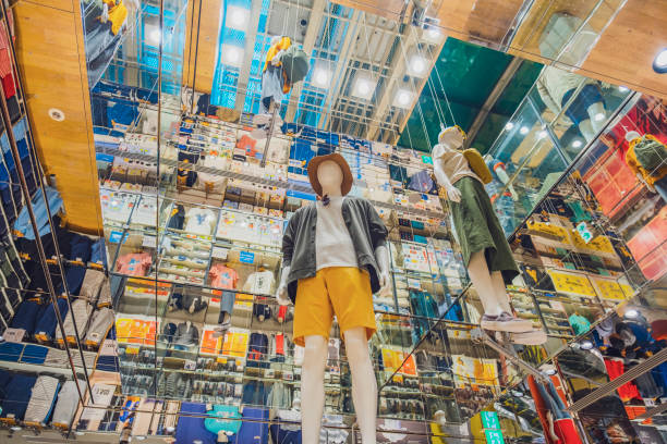 برندسازی پوشاک آنلاین و فروش مستقیم به مصرفکننده در اروپا