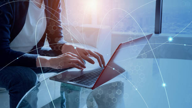 تحول دیجیتال در شرکتهای حملونقل بینالمللی کرمانشاه با ساخت CRM سفارشی و سئو دوزبانه