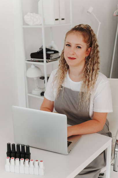 سئو سالن ناخن و بازاریابی آنلاین برای جذب مشتری