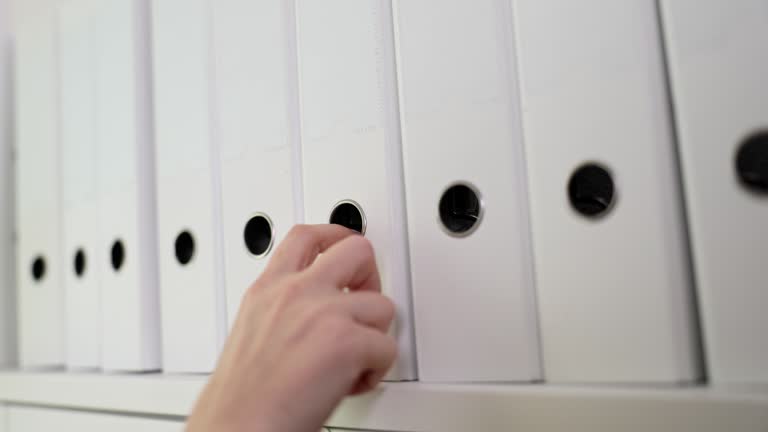 «بهترین دندانپزشکی در عظیمیه کرج کجاست؟»: اهمیت سئو کلینیک و بهینه سازی تجربه کاربری برای رتبه بندی گوگل در ۱۴۰۵