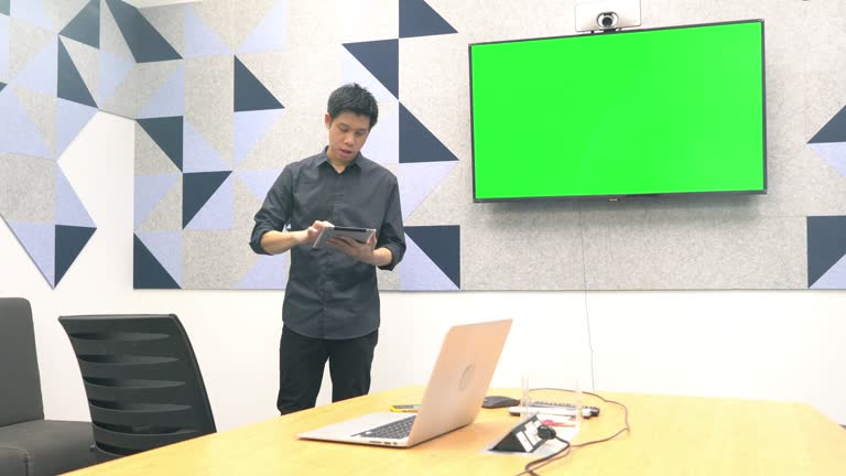 طراحی سایت برند لباس کودک، بازاریابی دیجیتال پوشاک بچه گانه، سئو پوشاک کودک، فروش آنلاین لباس بچه گانه در تبریز