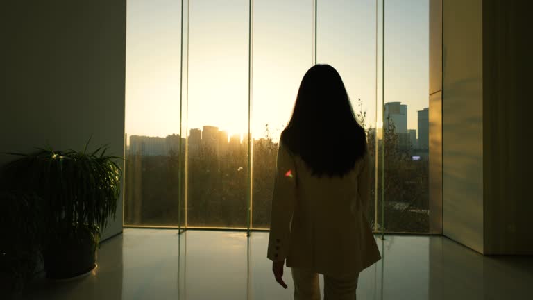 مدیریت تجارت در کریدور شرق: نقش ساخت CRM و مشاوره دیجیتال مارکتینگ در موفقیت سئو دوزبانه شرکتهای حملونقل زاهدان - فرصتهای تجارت بینالملل