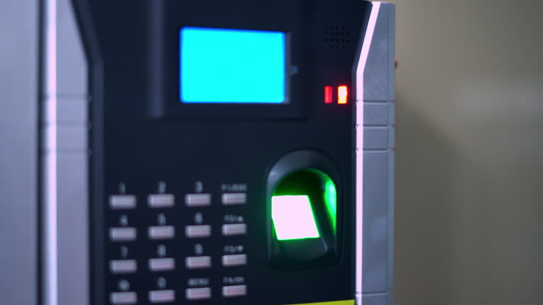 امنیت اطلاعات در پرتال نوبتدهی آنلاین و CRM پزشکی در مراکز تصویربرداری کرمان: پشتیبانی وبسایت درمانی و طراحی وبسایت پزشکی