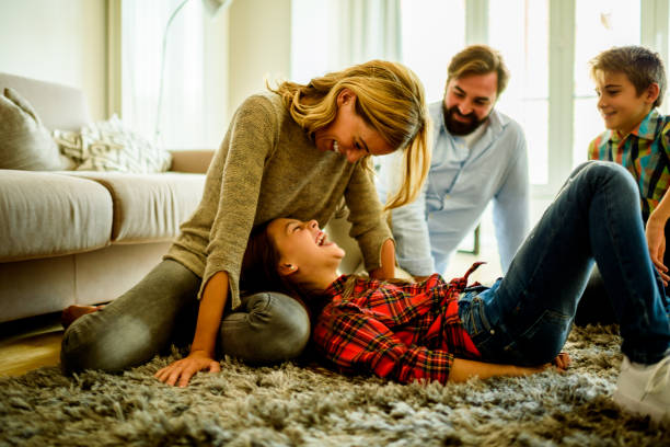 توسعه وبسایت سلامت برای مراکز سالمندان و مراقبت طولانیمدت در رشت: پیادهسازی CRM پزشکی و بهبود تجربه خانوادهها - خانواده در کنار سالمند