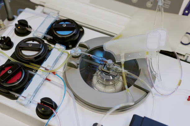 توسعه وب و نرمافزارهای مدیریت آزمایشگاهی برای مراکز پاتوبیولوژی در شیراز: اتوماسیون آزمایشگاه و نرم افزار LIS